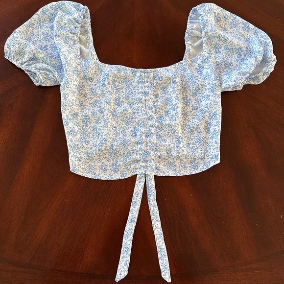 RESA Bella Crop Top in Meadow - Picture 8 of 14